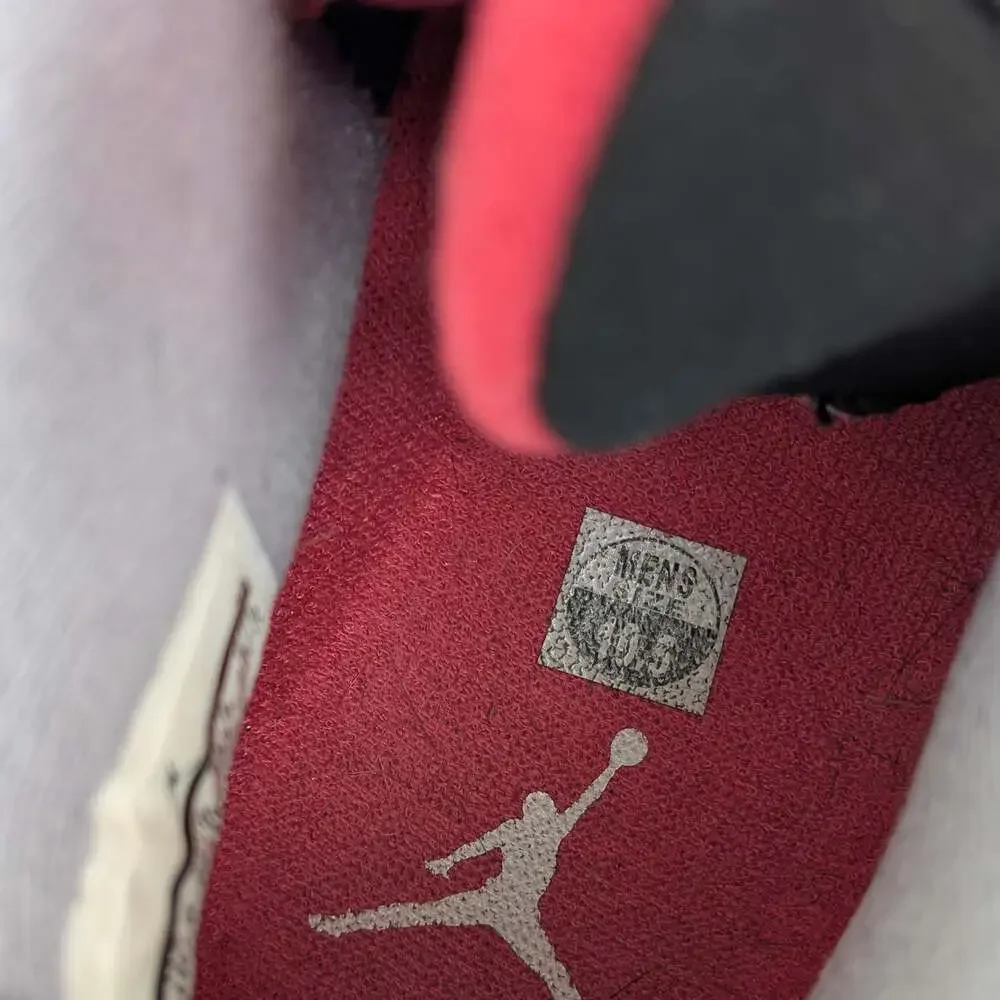 Nike Air Jordan 4 Retro Bred